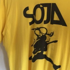SOJA shirt. Size XL. Yellow and Black Men’s